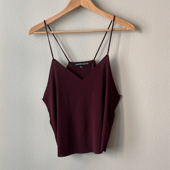 Brandy Melville Rhianna V-neck Flowy Tank Top in Burgundy OS - Picture 3 of 9